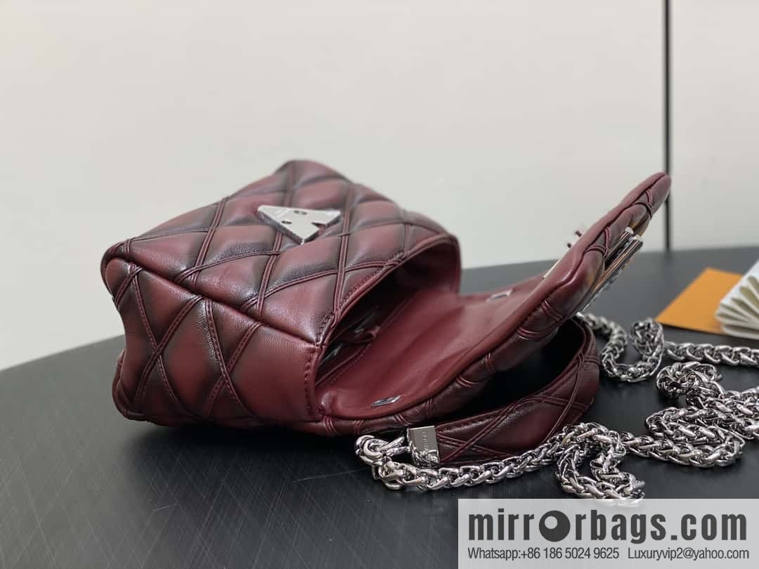 [Boutique‑grade] M12004 burgundy full leather, chain bag, diamond Twist series GO-14 small handbag
