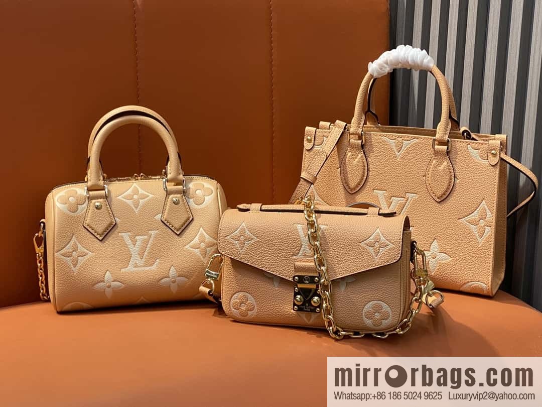 [Boutique‑grade] M12513 light brown, full leather square bag series M45779 M45653 This OnTheGo small handbag