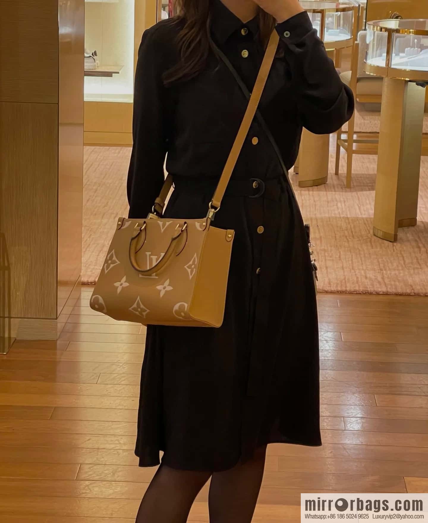 [Boutique‑grade] M12513 light brown, full leather square bag series M45779 M45653 This OnTheGo small handbag