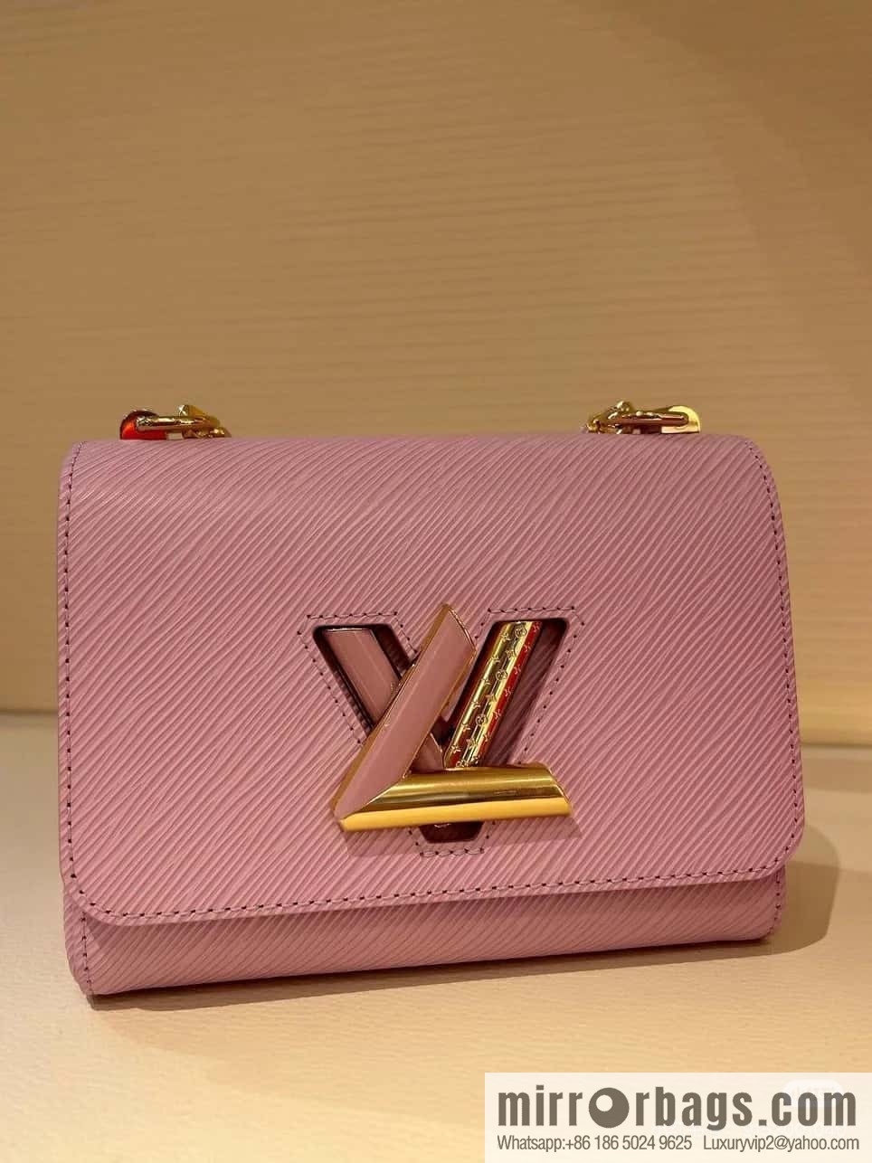 [Boutique‑grade] M24864 pink purple, water ripple Twist series TWIST small handbag, this Twist small handbag