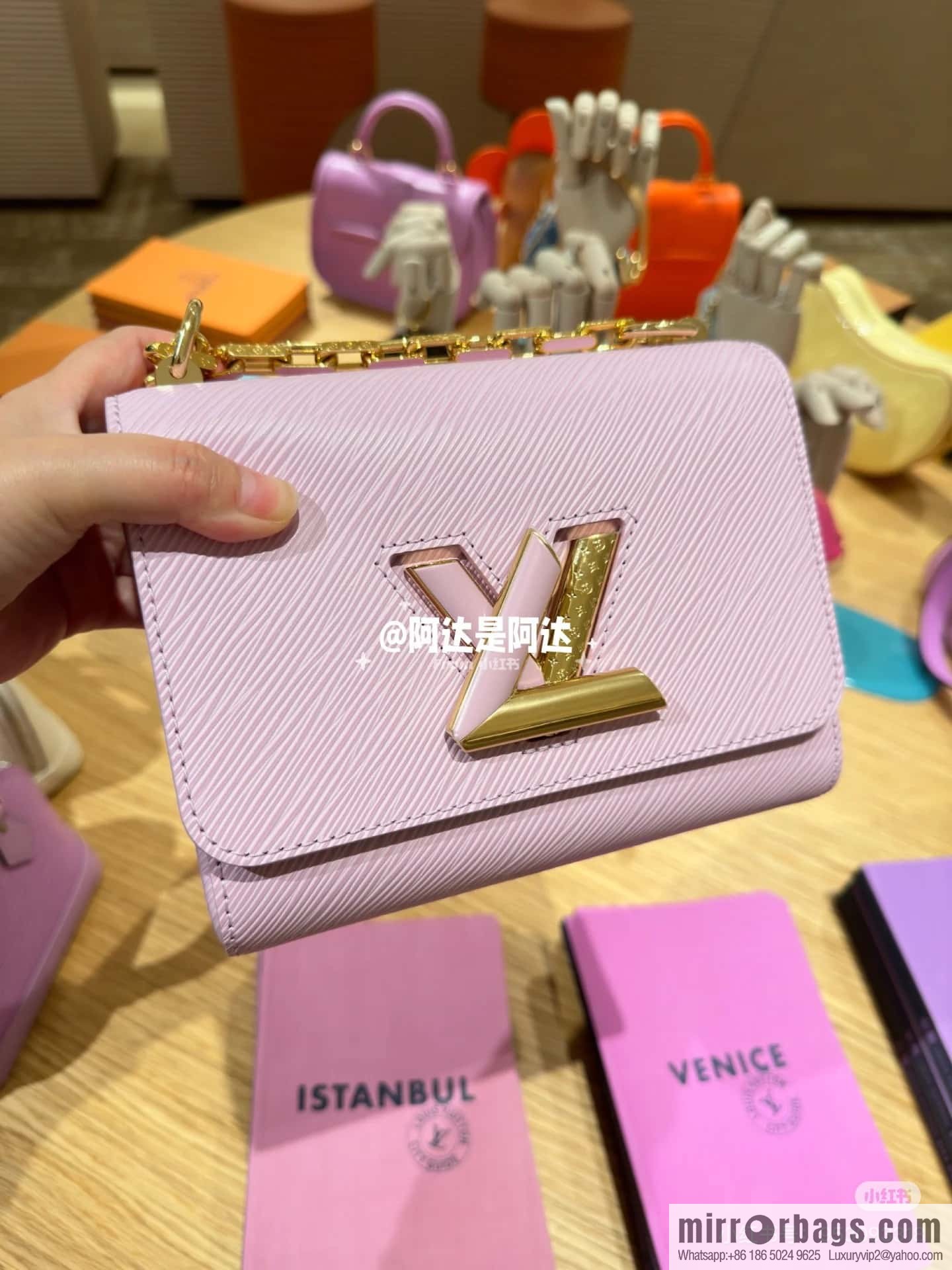 [Boutique‑grade] M24864 pink purple, water ripple Twist series TWIST small handbag, this Twist small handbag