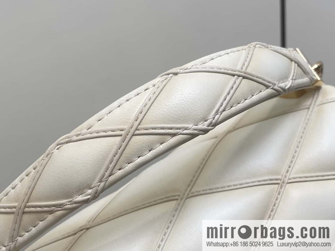 [Boutique‑grade] M22891 meters white, full leather rhombus chain bag series GO-14 Teist medium handbag M23045 M22890