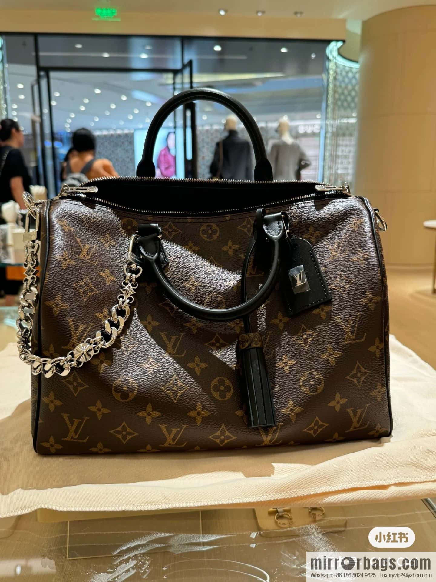 [Boutique‑grade] M12243 presbyopia/black leather, pillow bag speedy series Speedy Soft 30 Dark handbag