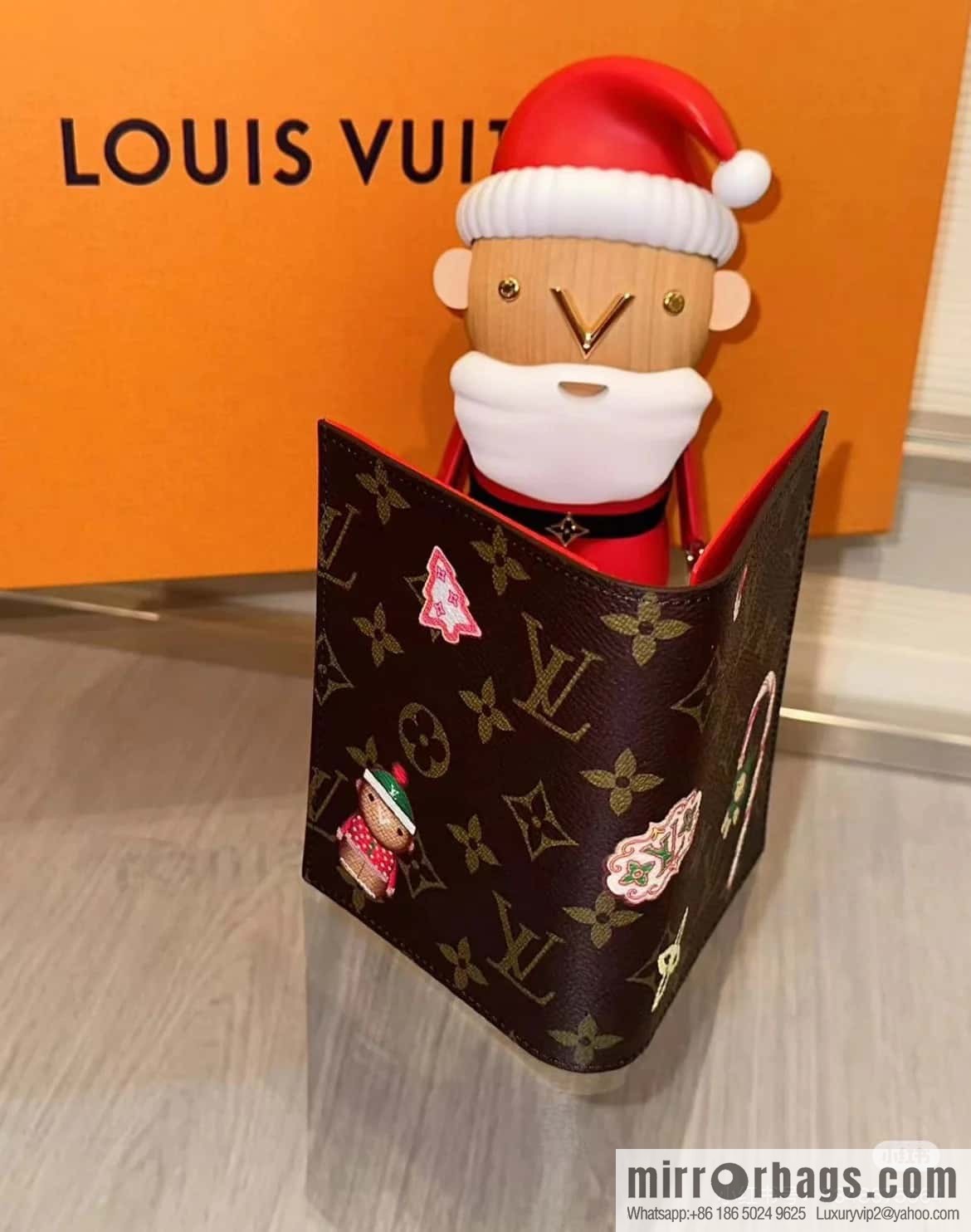 [Boutique‑grade] M12219 red, Christmas model, new autumn and winter model, passport holder, passport cover.