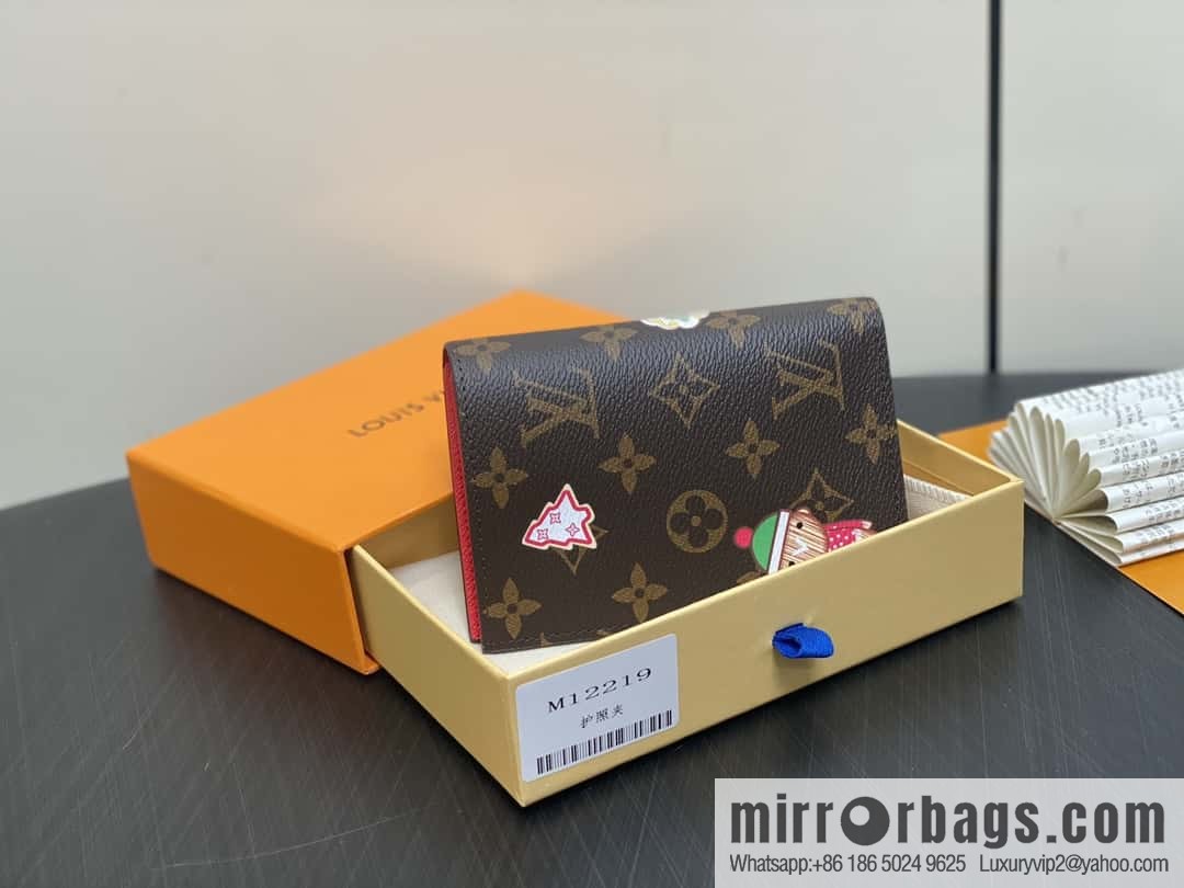 [Boutique‑grade] M12219 red, Christmas model, new autumn and winter model, passport holder, passport cover.