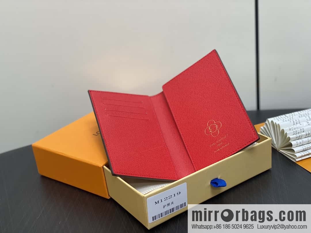 [Boutique‑grade] M12219 red, Christmas model, new autumn and winter model, passport holder, passport cover.