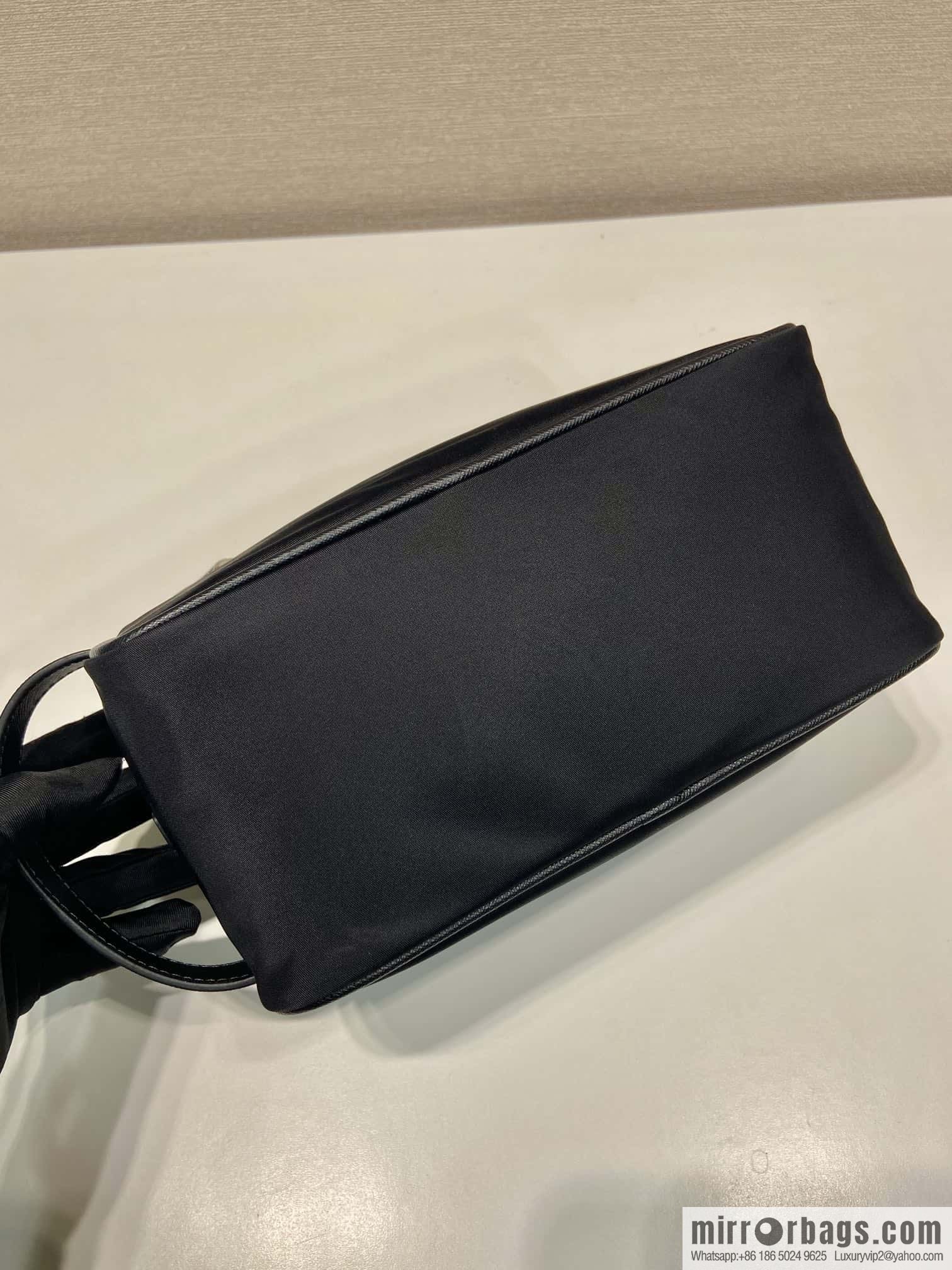PRADA ๐ new wash handbag ๐ 2NA819 storage bag
