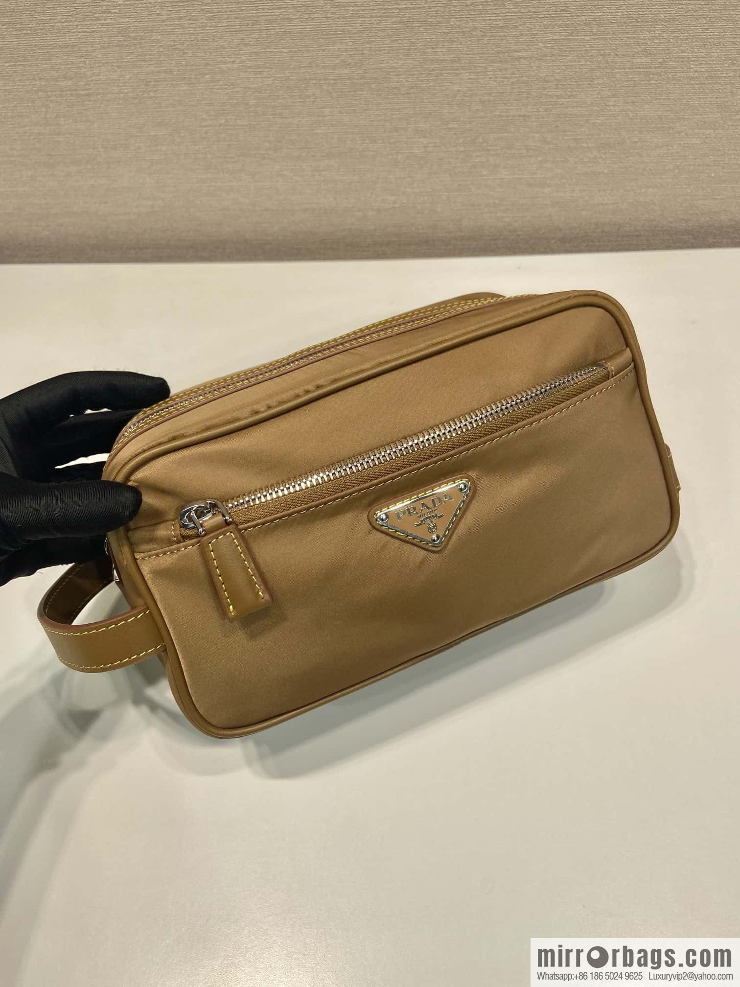 PRADA 🎉 new wash handbag 🎉 2NA819 storage bag, brown
