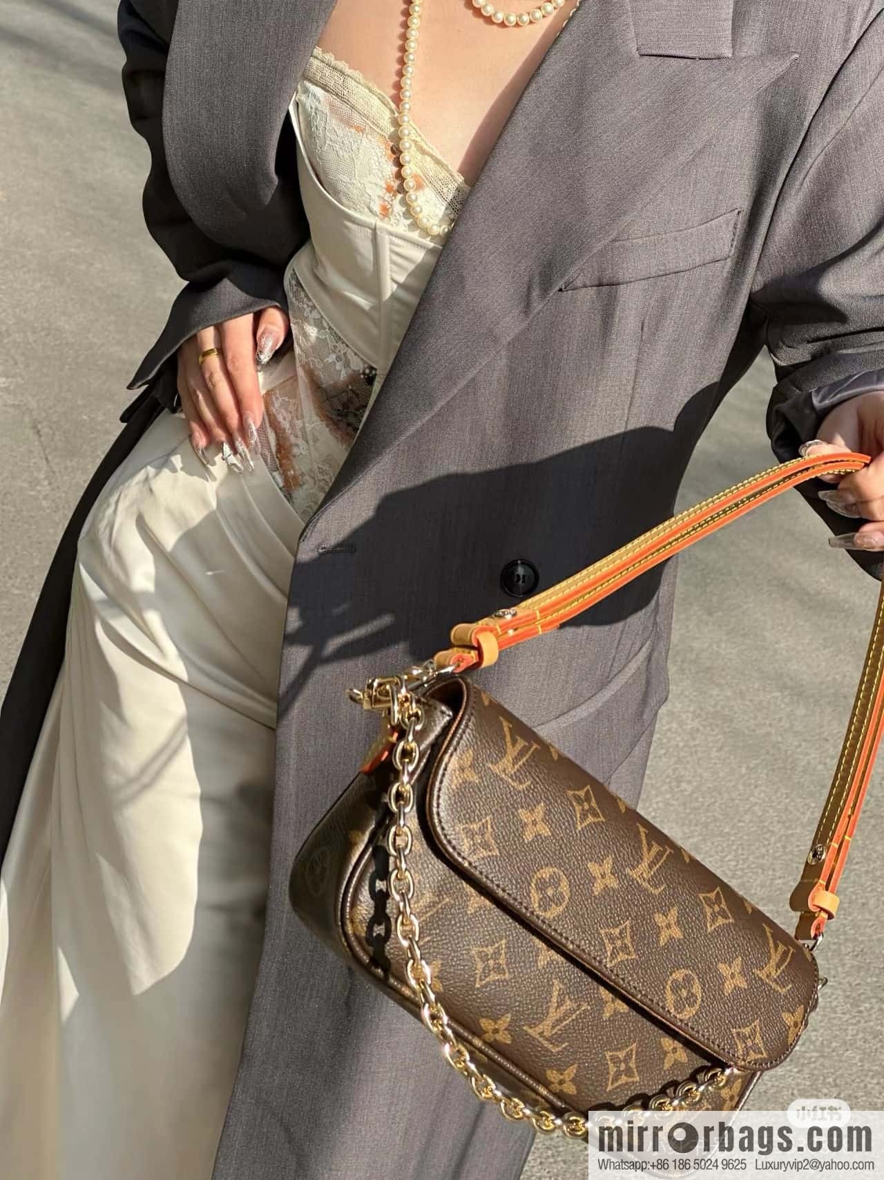 LV 𝐖𝐀𝐋𝐋𝐄𝐓 𝐎𝐍 𝐂𝐇𝐀𝐈𝐍 𝐈𝐕𝐘 Chip Rhombus Code Series #M