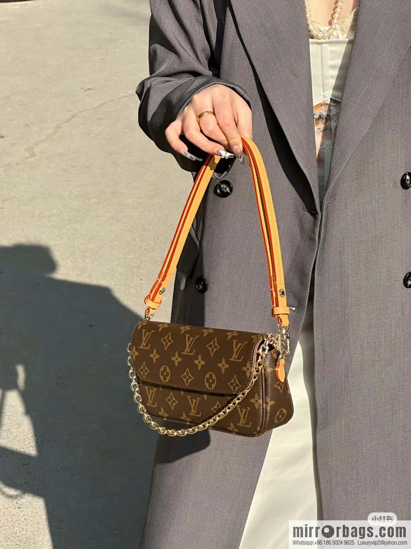 LV 𝐖𝐀𝐋𝐋𝐄𝐓 𝐎𝐍 𝐂𝐇𝐀𝐈𝐍 𝐈𝐕𝐘 Chip Rhombus Code Series #M