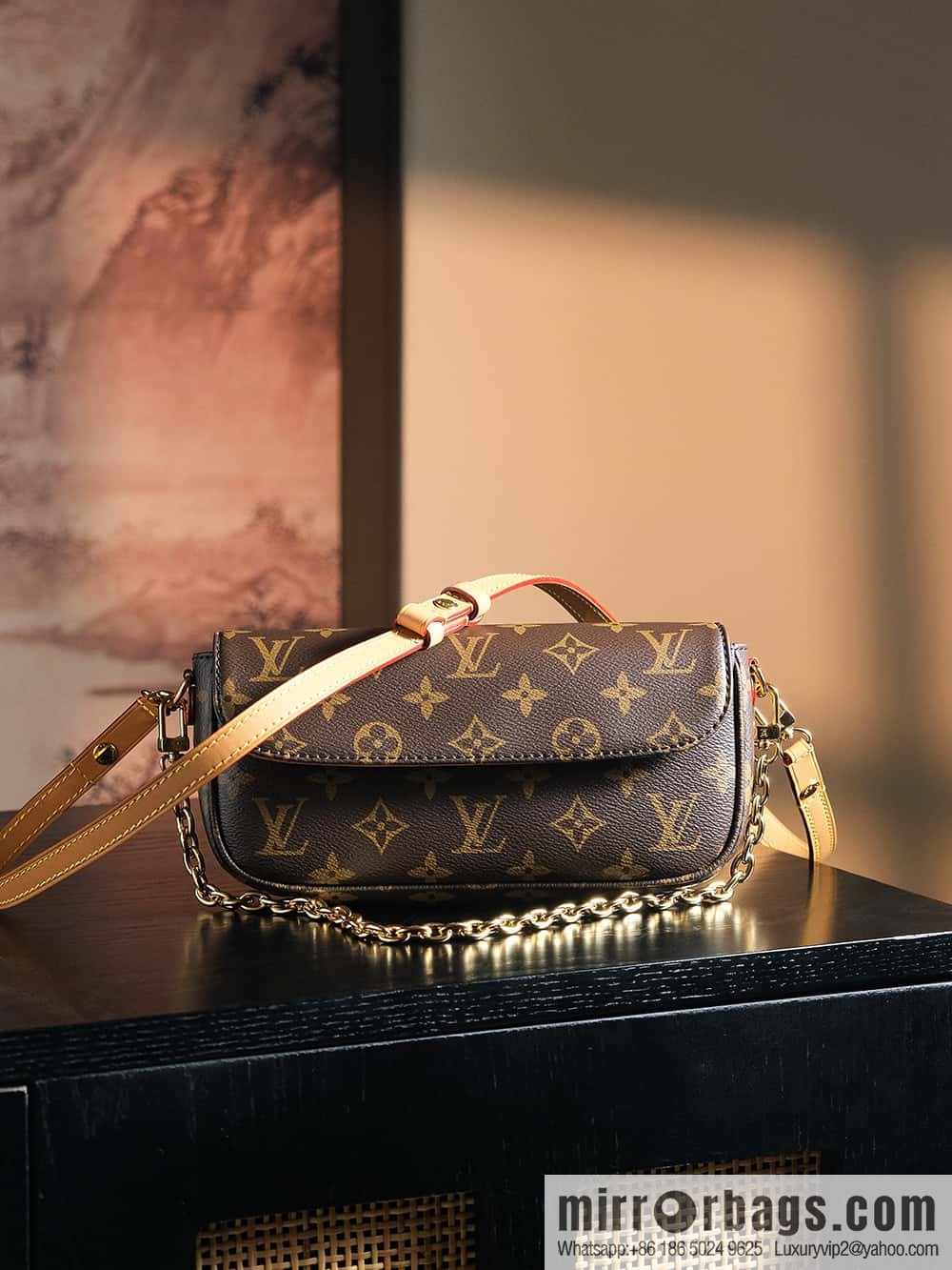 LV 𝐖𝐀𝐋𝐋𝐄𝐓 𝐎𝐍 𝐂𝐇𝐀𝐈𝐍 𝐈𝐕𝐘 Chip Rhombus Code Series #M