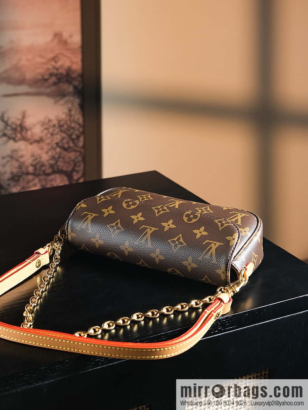 LV 𝐖𝐀𝐋𝐋𝐄𝐓 𝐎𝐍 𝐂𝐇𝐀𝐈𝐍 𝐈𝐕𝐘 Chip Rhombus Code Series #M