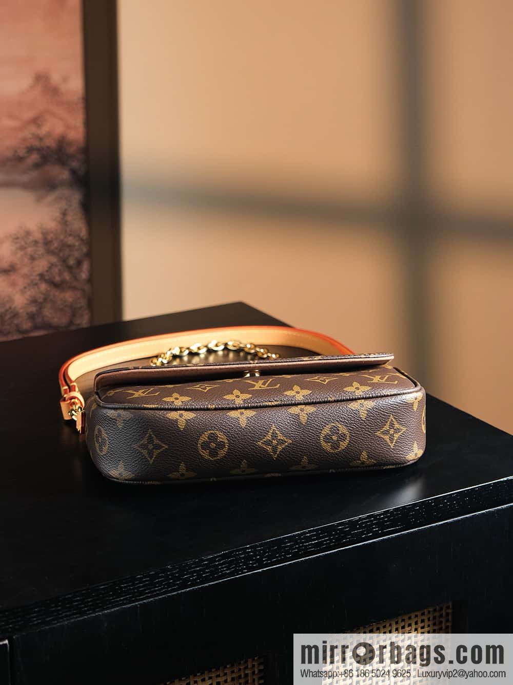 LV 𝐖𝐀𝐋𝐋𝐄𝐓 𝐎𝐍 𝐂𝐇𝐀𝐈𝐍 𝐈𝐕𝐘 Chip Rhombus Code Series #M