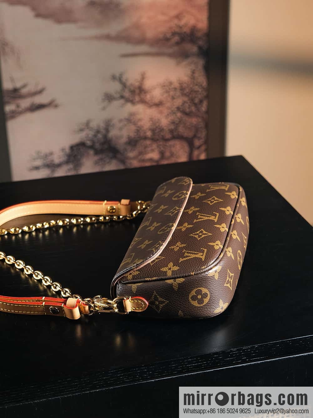 LV 𝐖𝐀𝐋𝐋𝐄𝐓 𝐎𝐍 𝐂𝐇𝐀𝐈𝐍 𝐈𝐕𝐘 Chip Rhombus Code Series #M