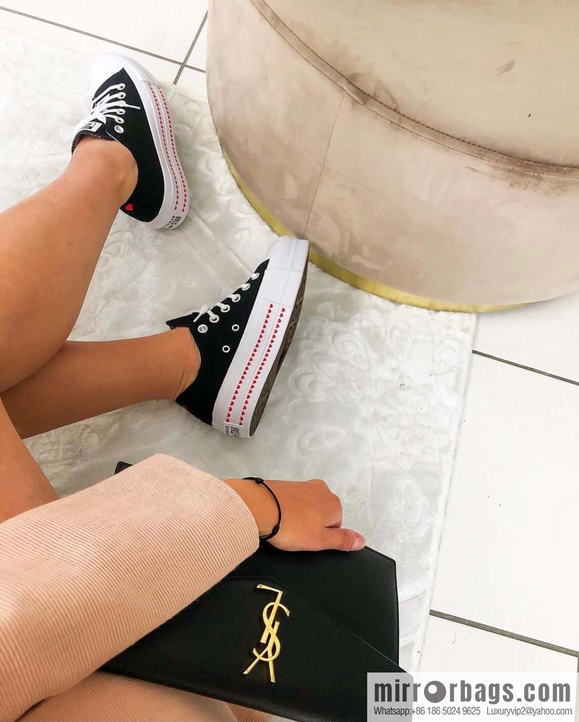 YSL 𝑼𝒑𝒕𝒐𝒘𝒏_ Caviar Clutch 565739 Black