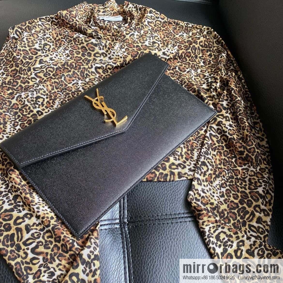 YSL 𝑼𝒑𝒕𝒐𝒘𝒏_ Caviar Clutch 565739 Black