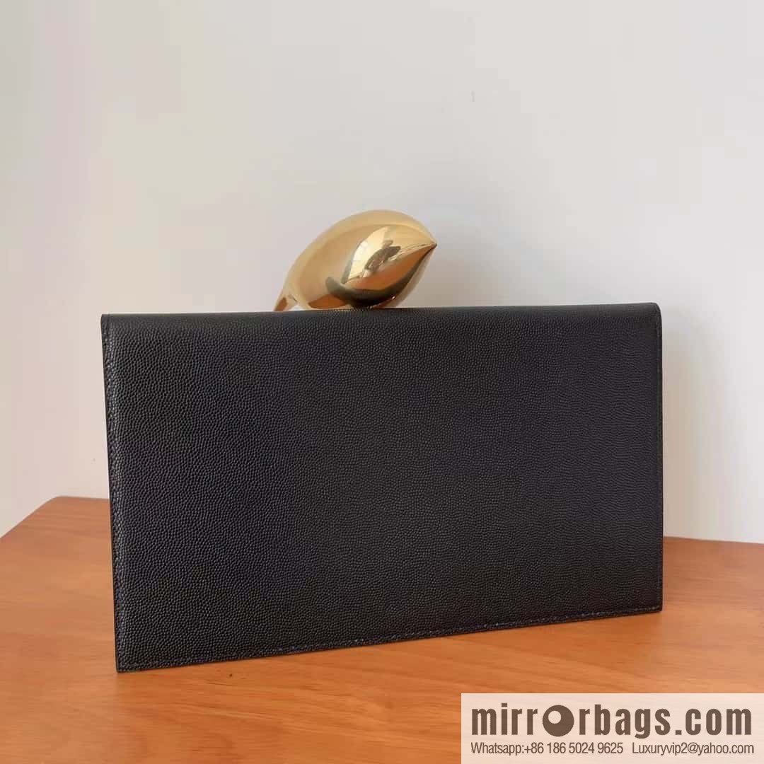 YSL 𝑼𝒑𝒕𝒐𝒘𝒏_ Caviar Clutch 565739 Black