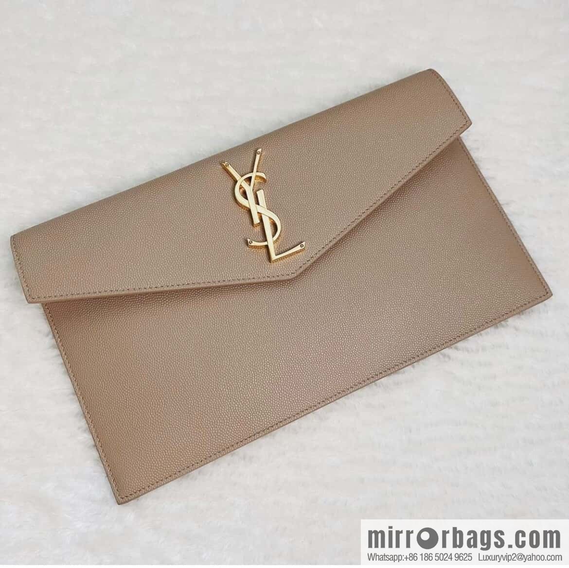 YSL 𝑼𝒑𝒕𝒐𝒘𝒏_ Caviar Clutch 565739 apricot