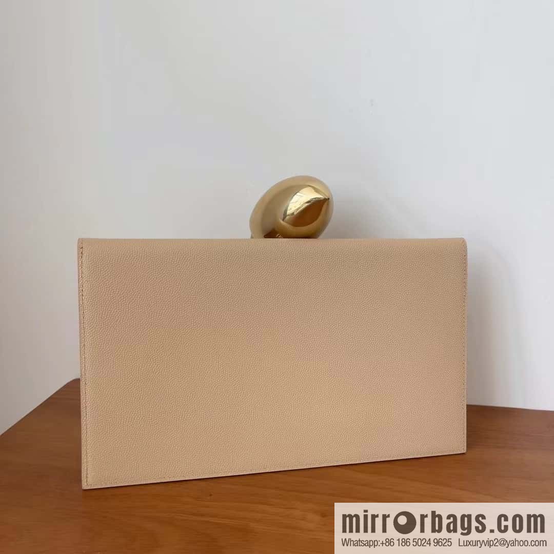 YSL 𝑼𝒑𝒕𝒐𝒘𝒏_ Caviar Clutch 565739 apricot