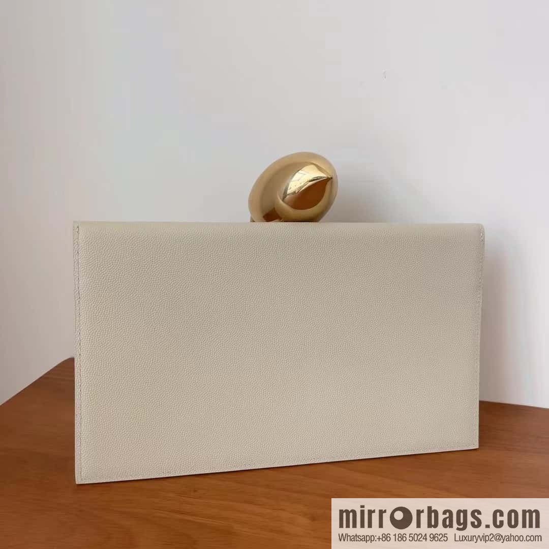 YSL 𝑼𝒑𝒕𝒐𝒘𝒏_ Caviar Clutch 565739 White