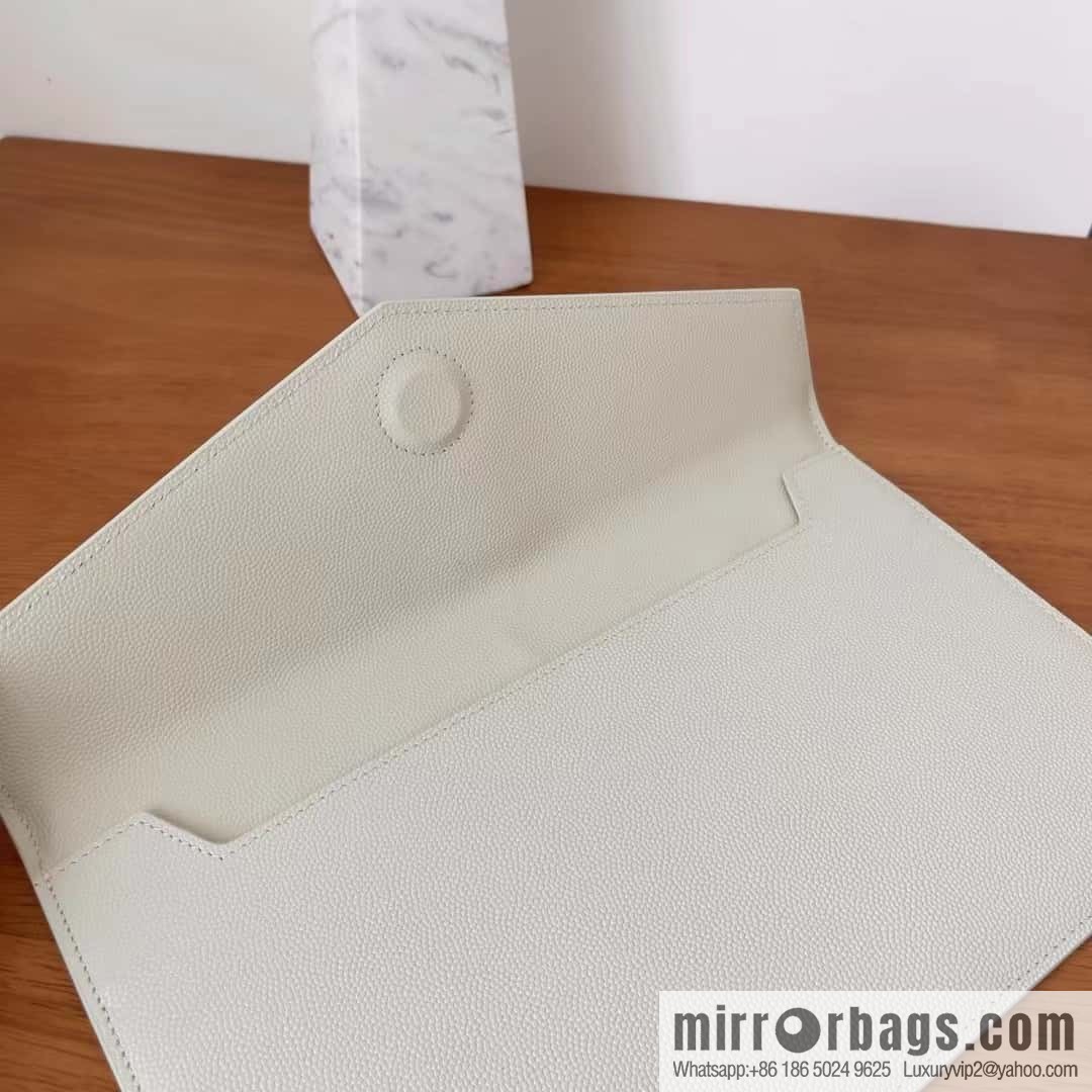 YSL 𝑼𝒑𝒕𝒐𝒘𝒏_ Caviar Clutch 565739 White