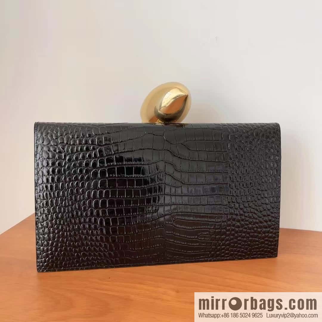 YSL 𝑼𝒑𝒕𝒐𝒘𝒏_ crocodile pattern clutch bag 565739 black/gold buckle