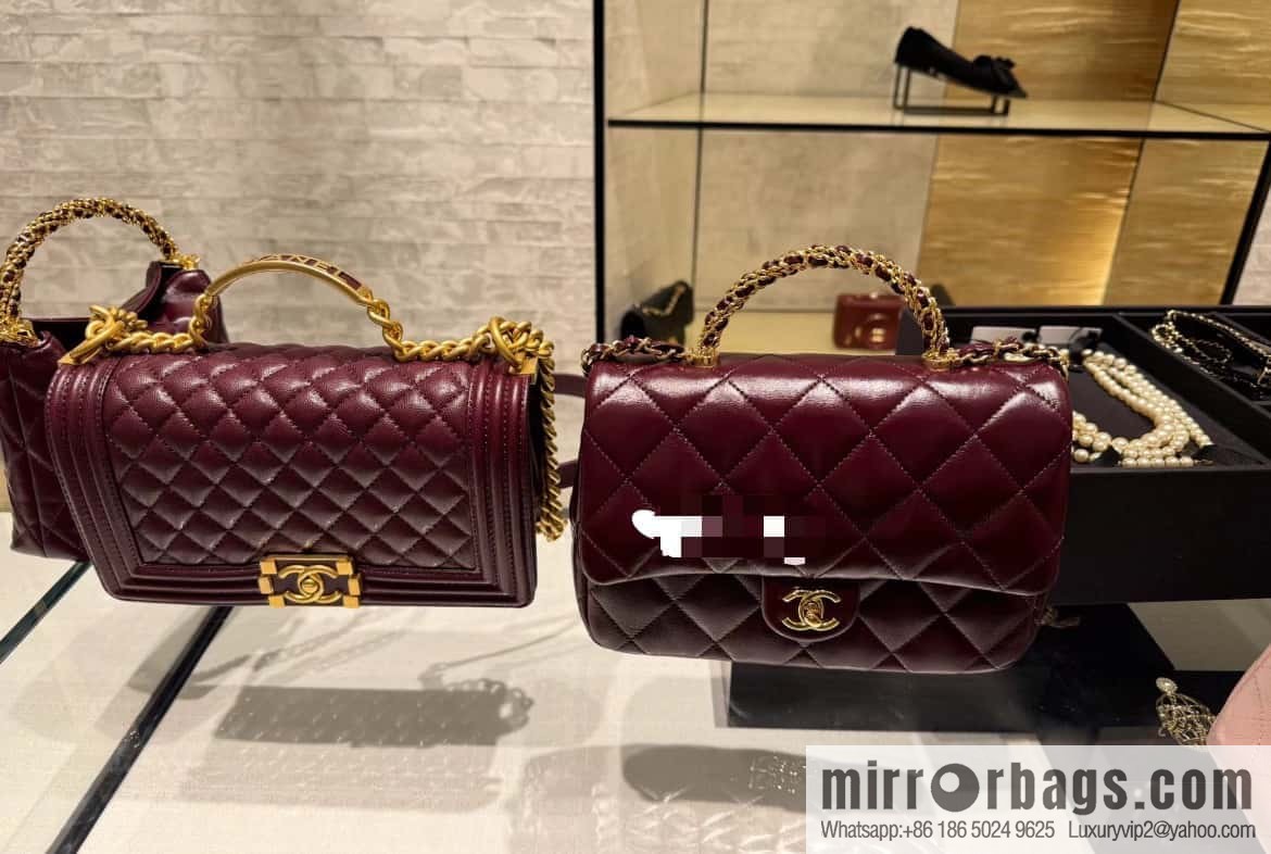 𝐂𝐇𝐀𝐍𝐄𝐋 𝟐𝟒𝐛 Flap New thick chain handle, burgundy, large AS5043 B17665 NZG79