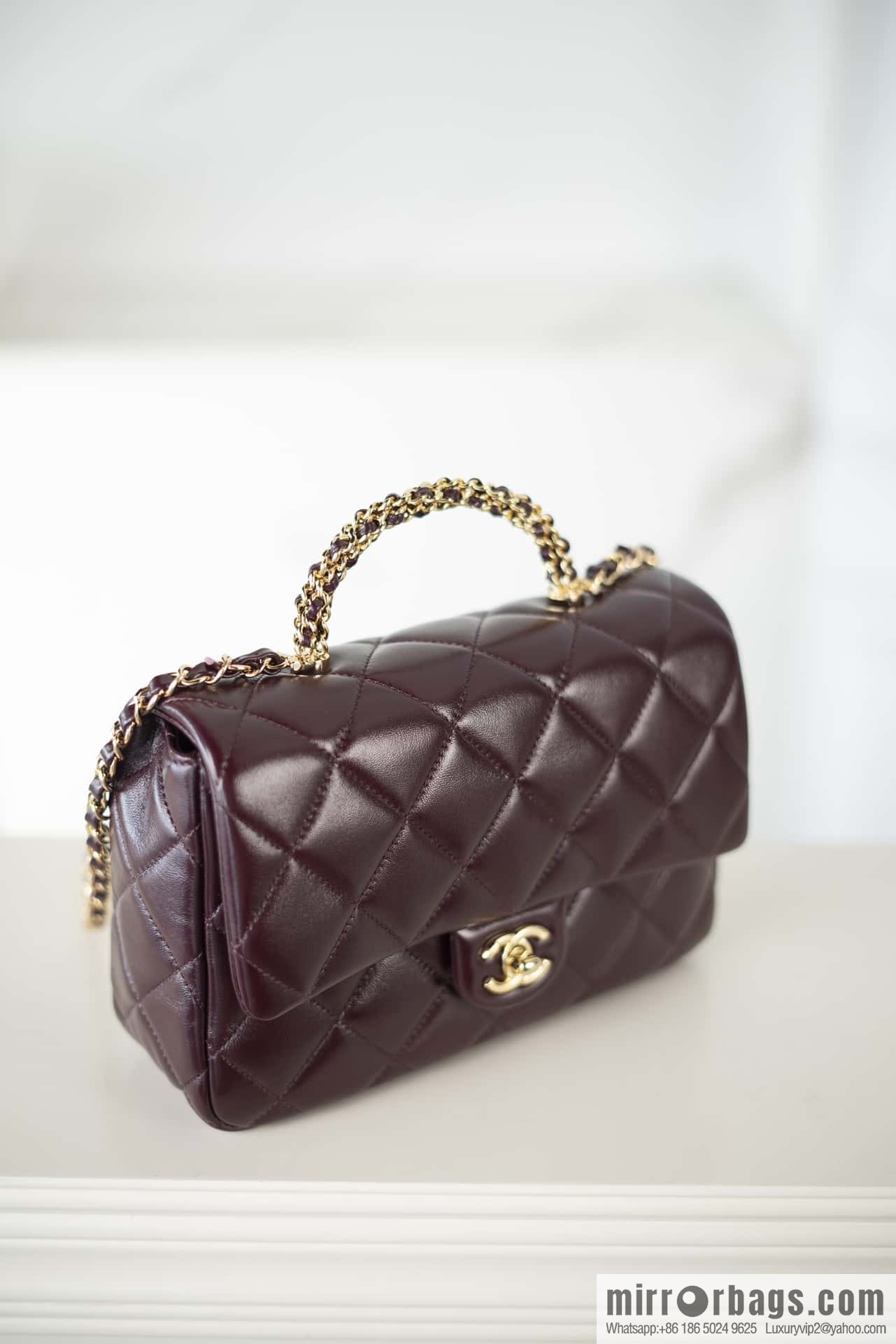 𝐂𝐇𝐀𝐍𝐄𝐋 𝟐𝟒𝐛 Flap New thick chain handle, burgundy, large AS5043 B17665 NZG79