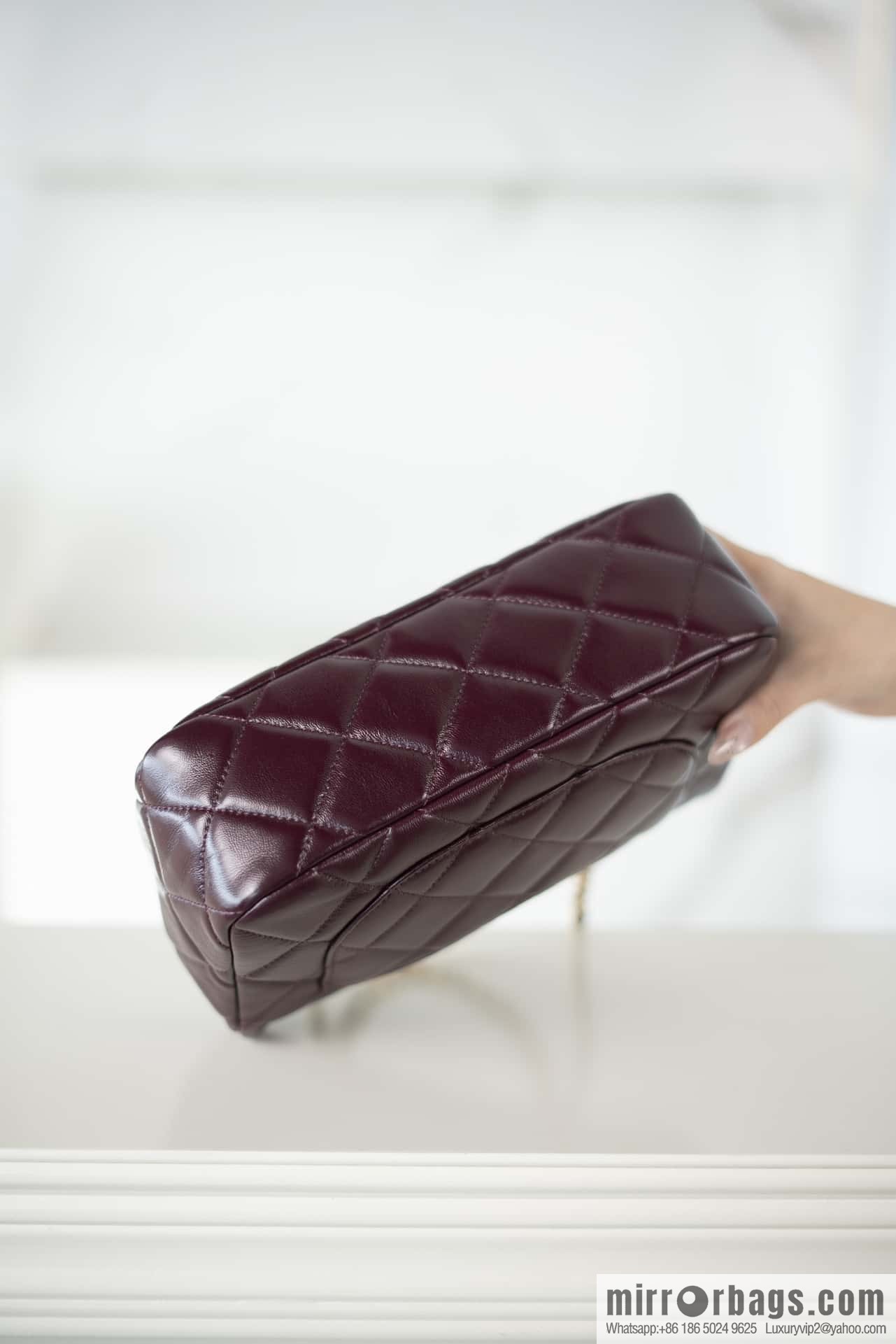 𝐂𝐇𝐀𝐍𝐄𝐋 𝟐𝟒𝐛 Flap New thick chain handle, burgundy, large AS5043 B17665 NZG79