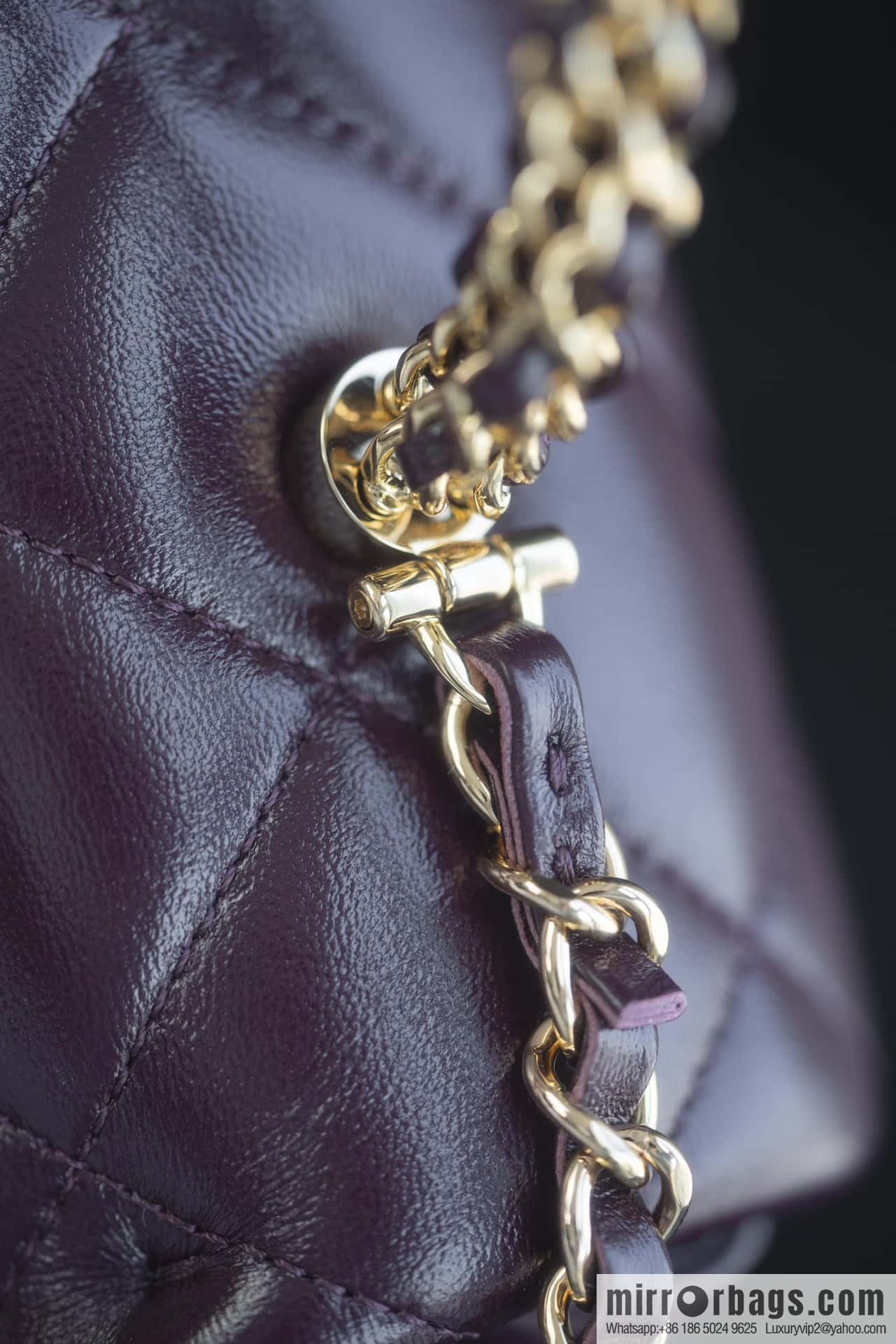 𝐂𝐇𝐀𝐍𝐄𝐋 𝟐𝟒𝐛 Flap New thick chain handle, burgundy, large AS5043 B17665 NZG79