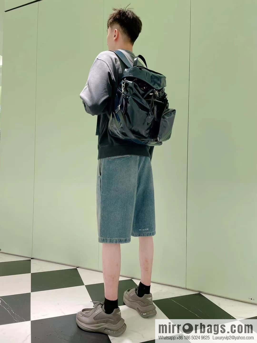 PRADA 🎉 new catwalk model 🎉 2VZ108 oil wax leather🎉🎉