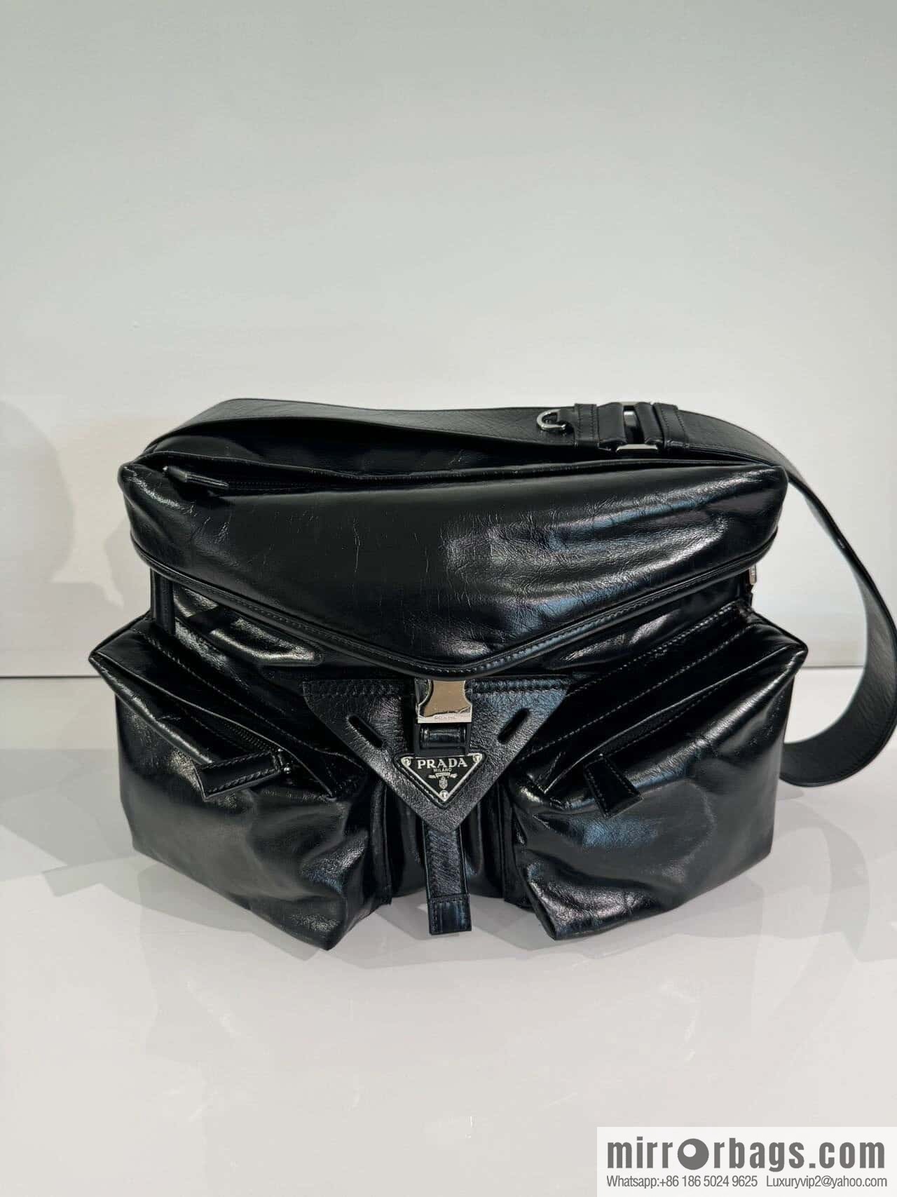PRADA 🎉 new men's bag 🎉 2VD062 oil wax leather🎉🎉