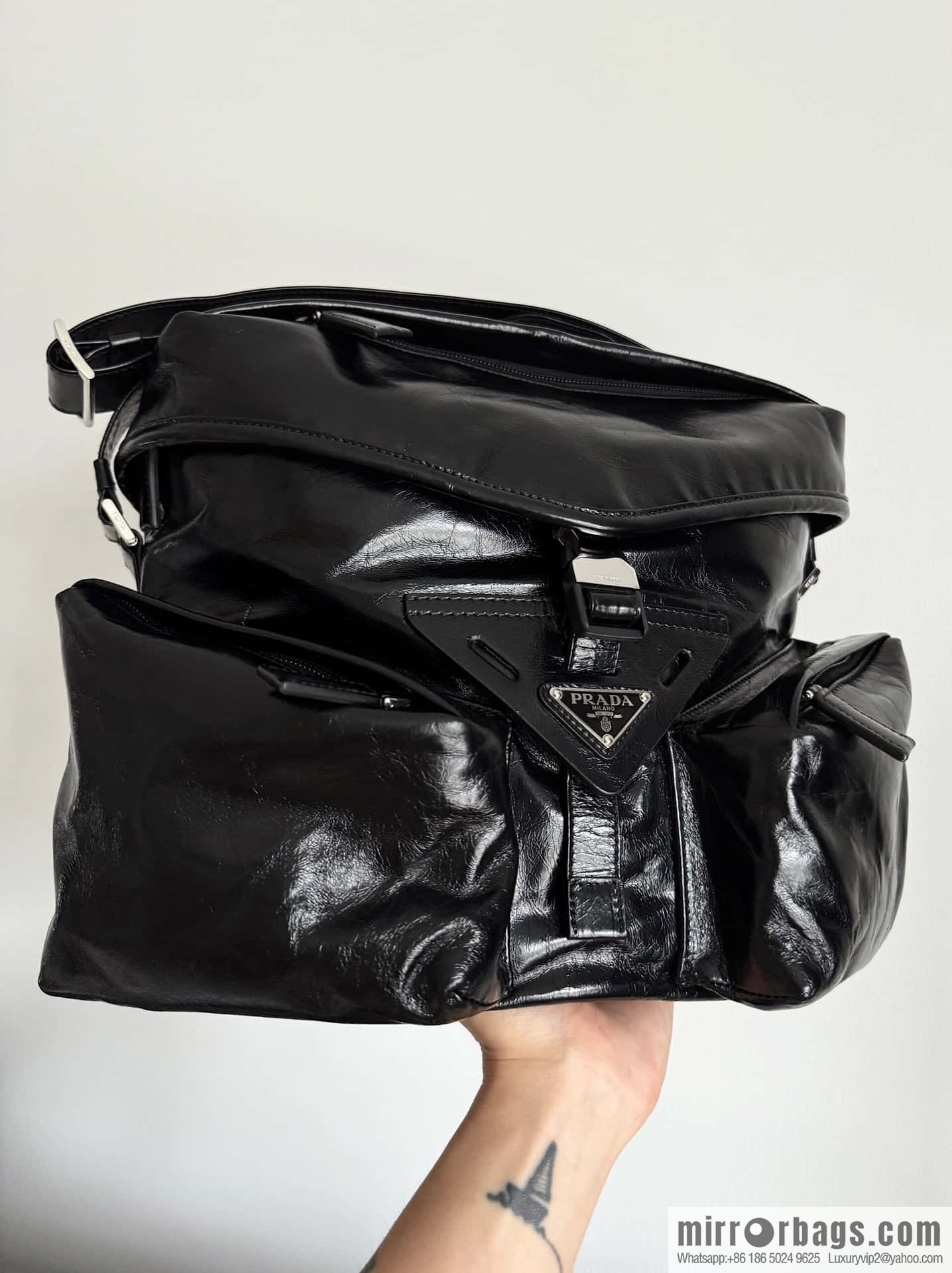 PRADA 🎉 new men's bag 🎉 2VD062 oil wax leather🎉🎉