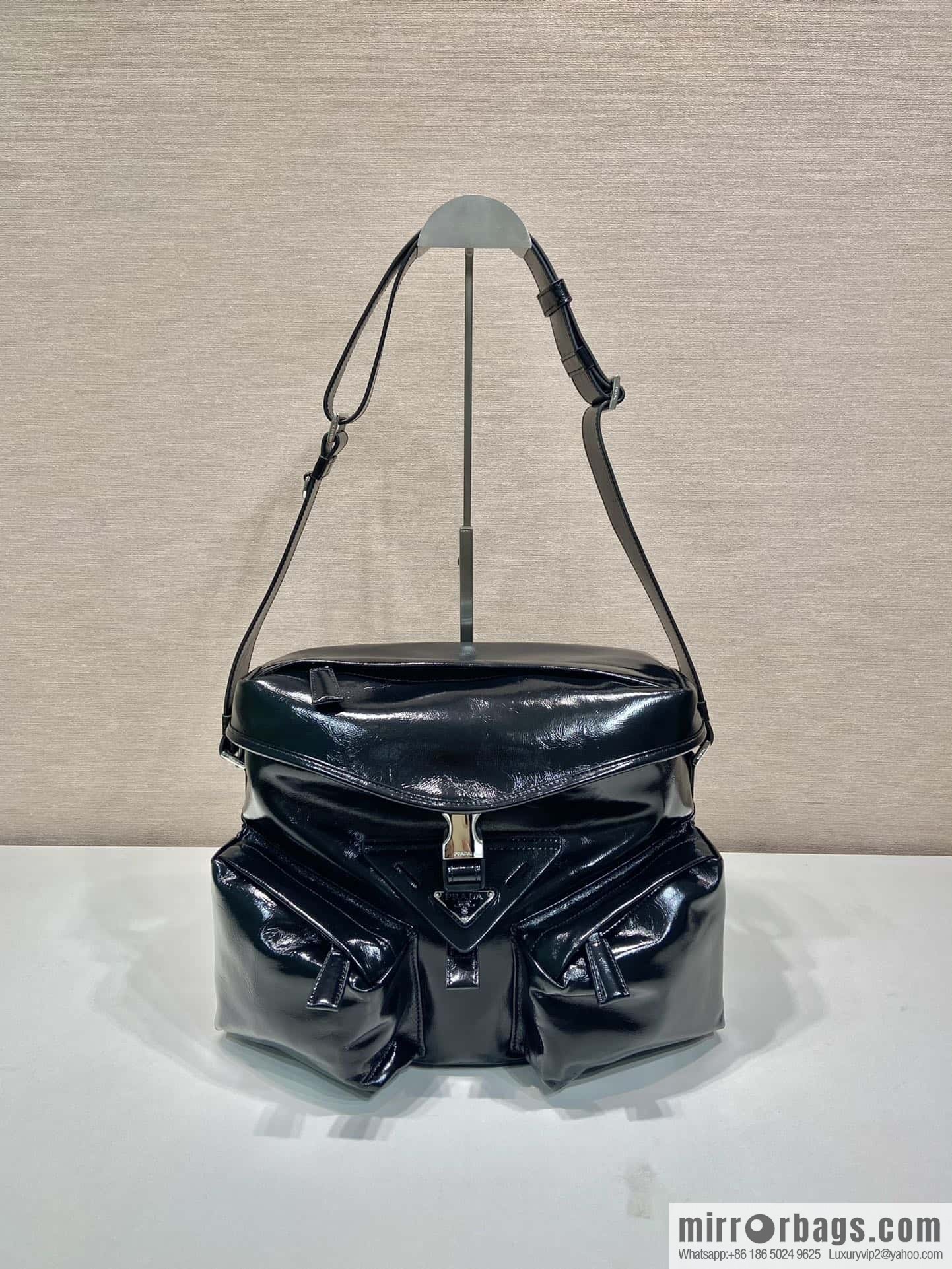 PRADA 🎉 new men's bag 🎉 2VD062 oil wax leather🎉🎉