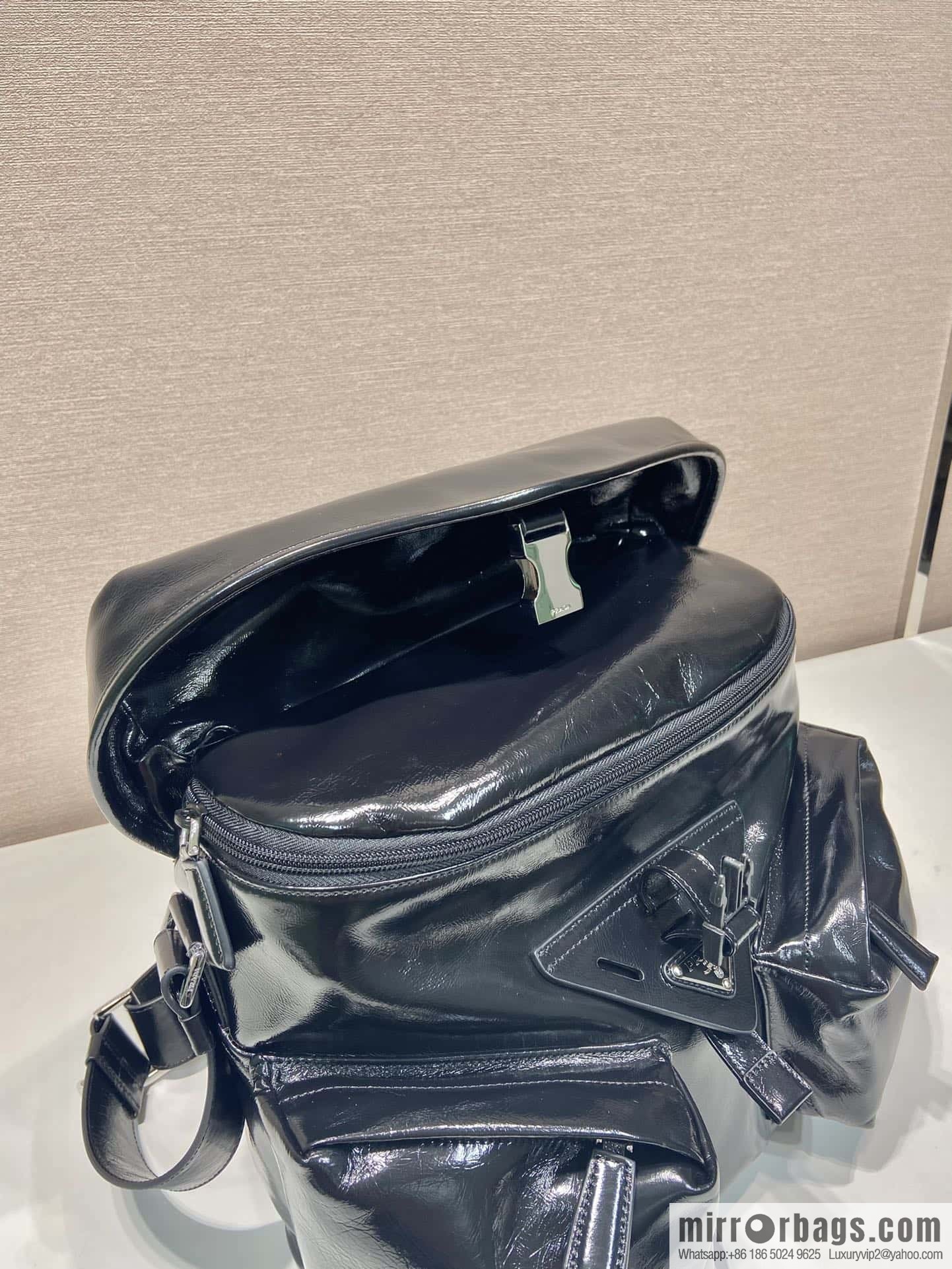 PRADA 🎉 new men's bag 🎉 2VD062 oil wax leather🎉🎉
