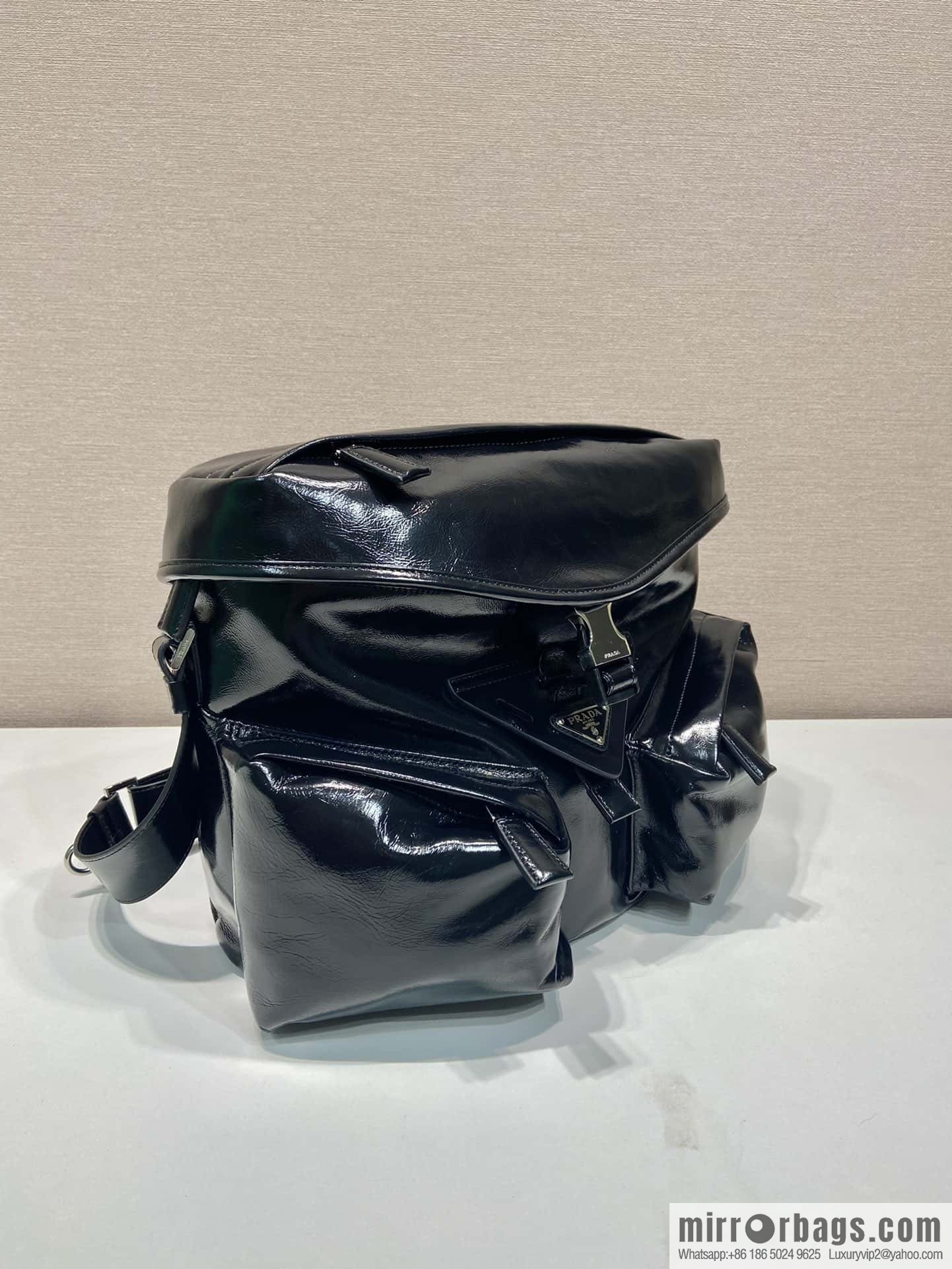 PRADA 🎉 new men's bag 🎉 2VD062 oil wax leather🎉🎉