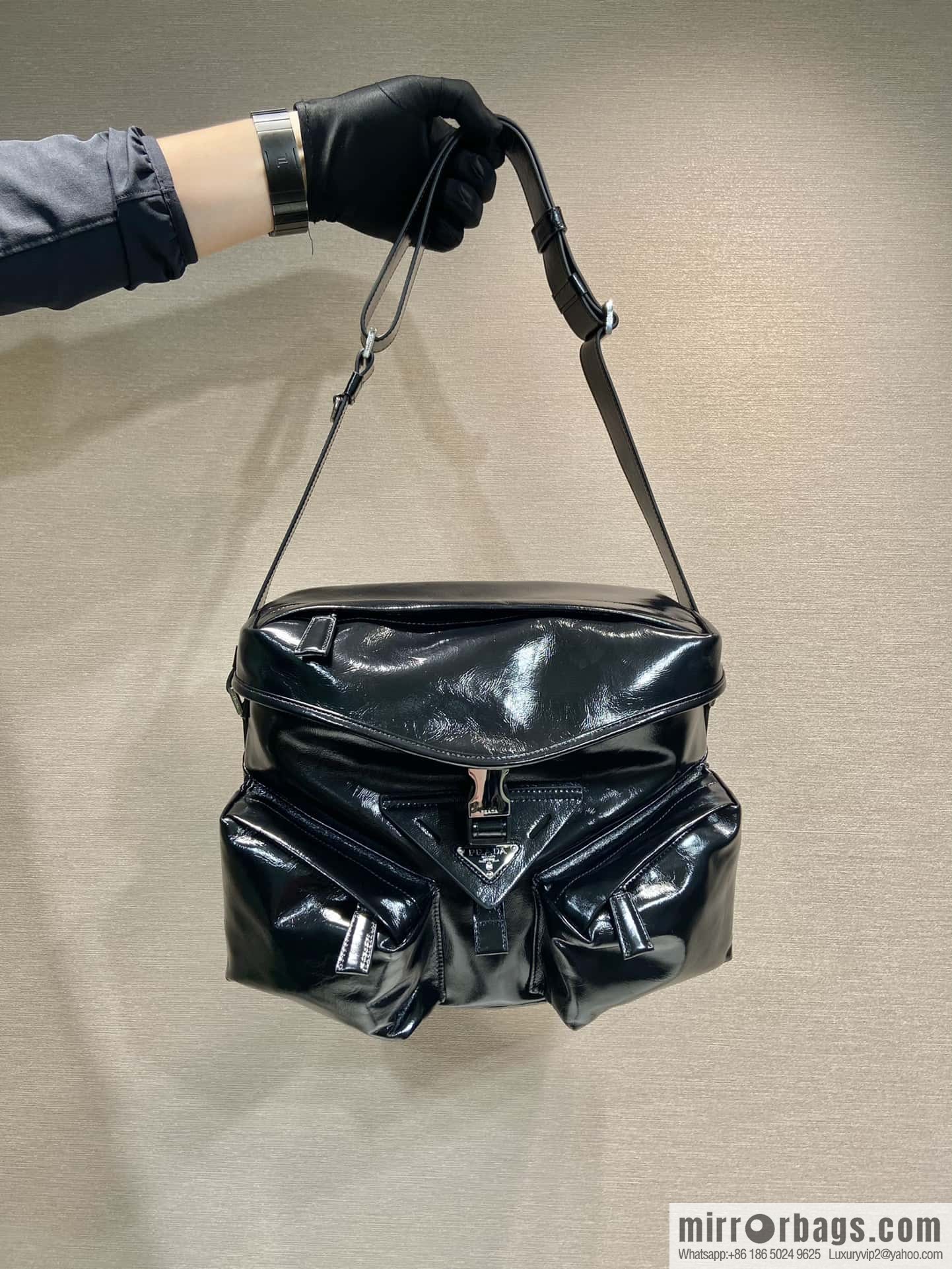PRADA 🎉 new men's bag 🎉 2VD062 oil wax leather🎉🎉