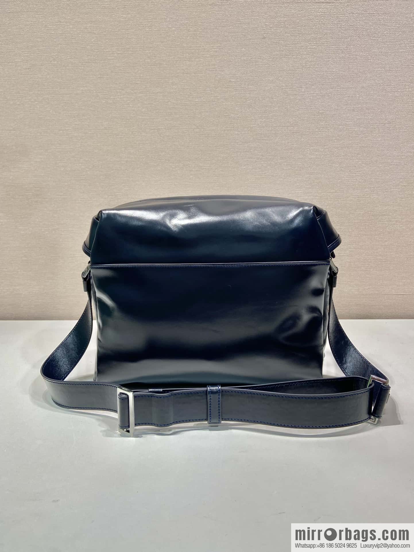 PRADA 🎉 new men's bag 🎉 2VD062 oil wax leather 🎉🎉 dark blue