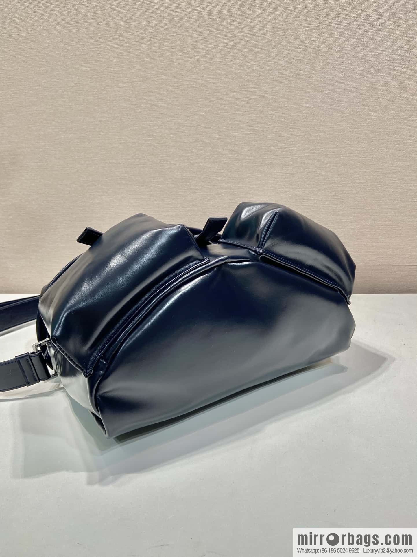 PRADA 🎉 new men's bag 🎉 2VD062 oil wax leather 🎉🎉 dark blue