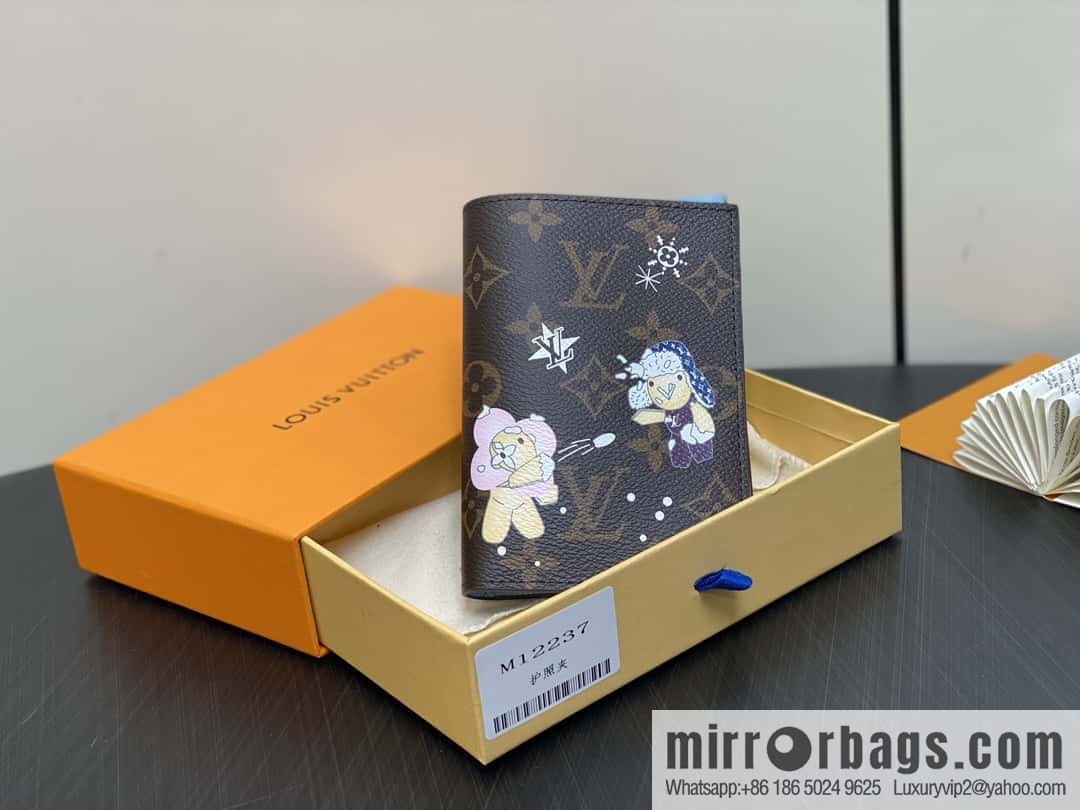 [Boutique‑grade] M12237 blue, Christmas model, new autumn and winter model, passport holder, passport cover M12219 red Candy Factory series