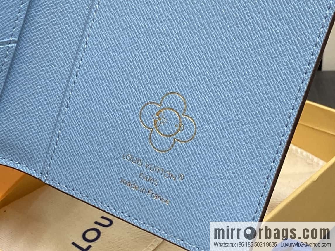 [Boutique‑grade] M12237 blue, Christmas model, new autumn and winter model, passport holder, passport cover M12219 red Candy Factory series