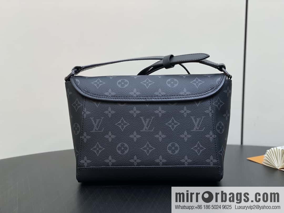[Boutique‑grade] M12681 black flower/silver flower, men's bag messenger bag series Pulse messenger bag