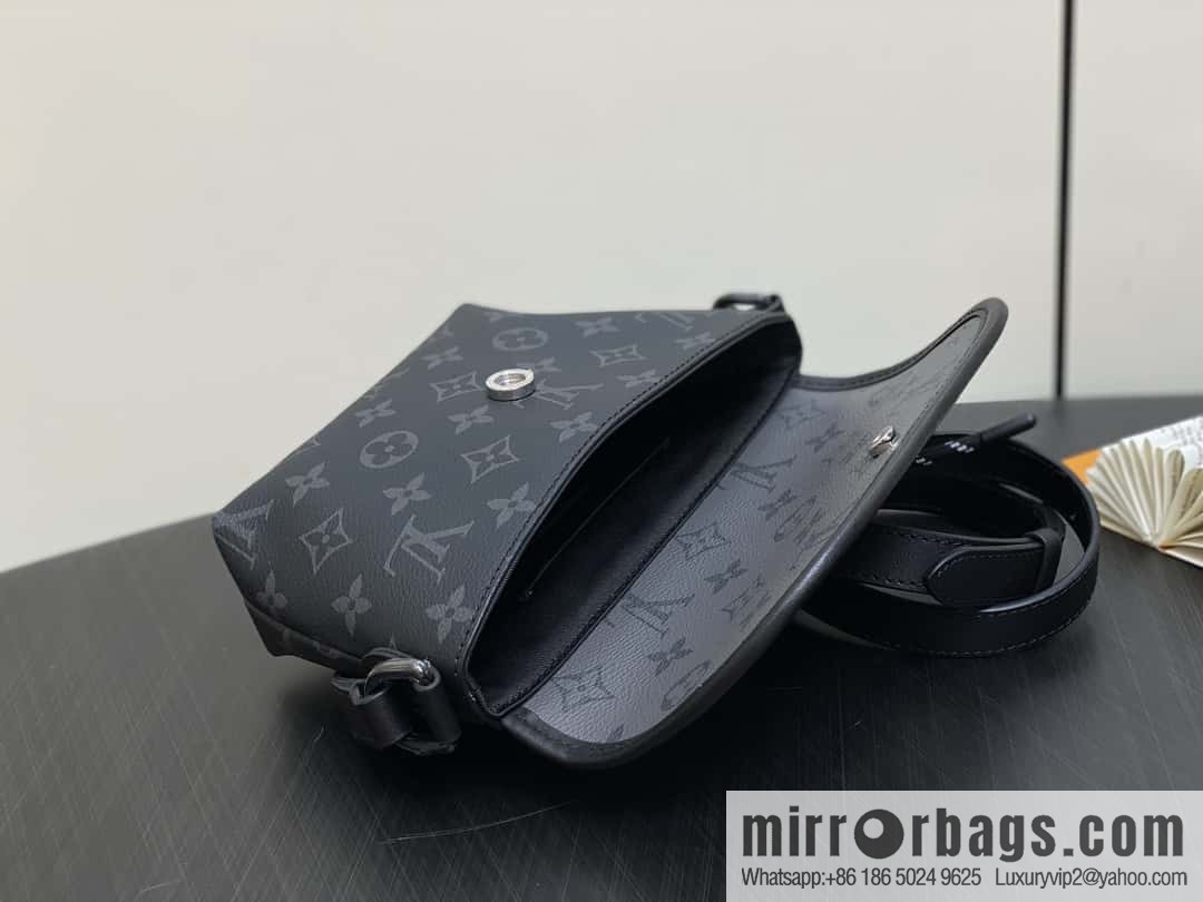 [Boutique‑grade] M12806 black flower/silver flower, men's bag messenger bag series Pulse mini handbag