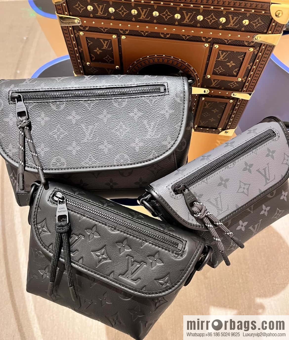 [Boutique‑grade] M12636 black full leather, men's bag messenger bag series Pulse mini handbag