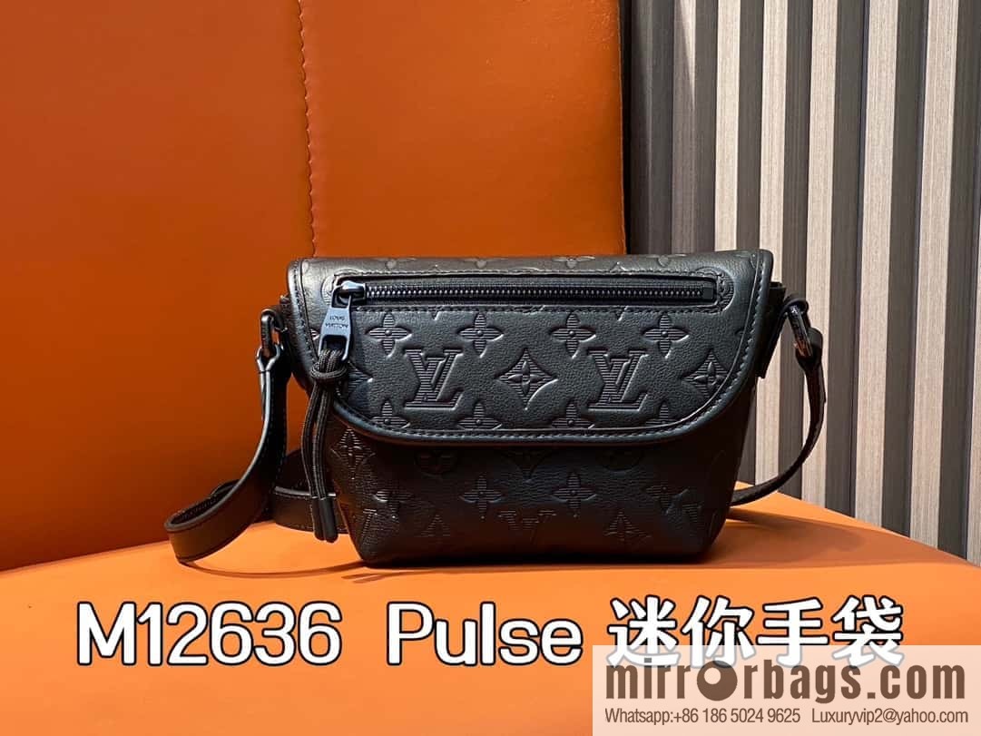 [Boutique‑grade] M12636 black full leather, men's bag messenger bag series Pulse mini handbag