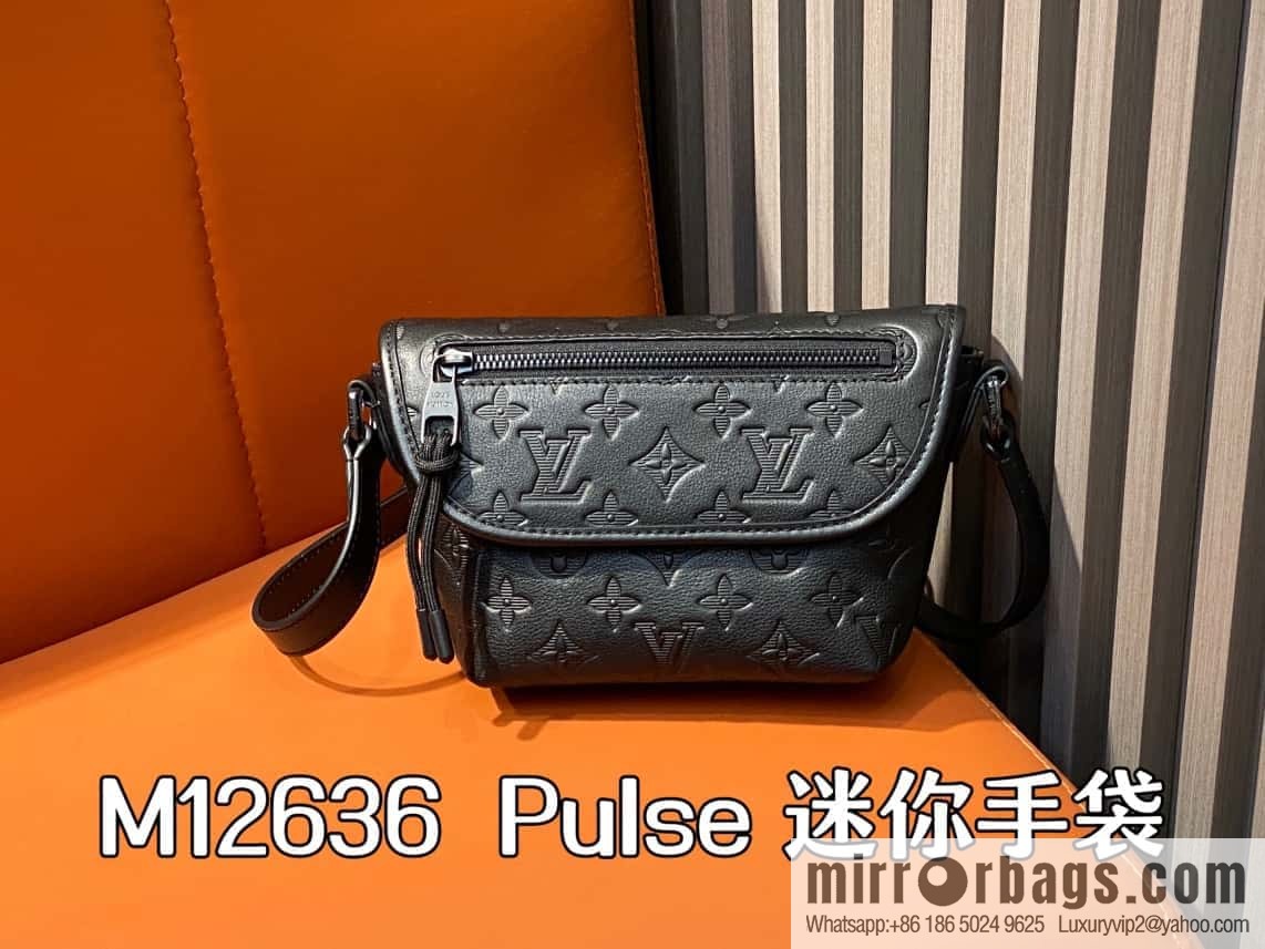 [Boutique‑grade] M12636 black full leather, men's bag messenger bag series Pulse mini handbag