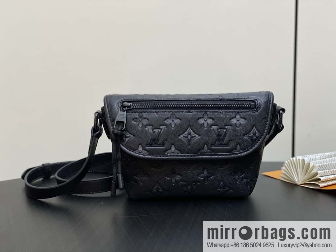 [Boutique‑grade] M12636 black full leather, men's bag messenger bag series Pulse mini handbag