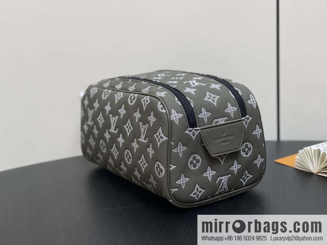 [Boutique‑grade] M12651 green silk screen printing, toilet bag cosmetic bag series Locker Dopp Kit toilet bag