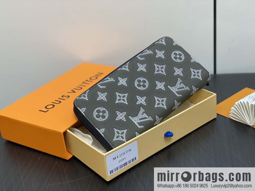 [Premium‑quality] M12578 green full leather embossed, single zipper wallet series Zippy zipper wallet
