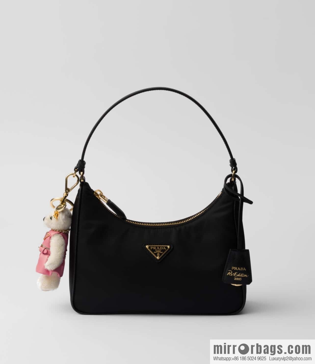PRADA 🎉 Hobo 🎉 1N 204 M Gold Hardware🎉🎉